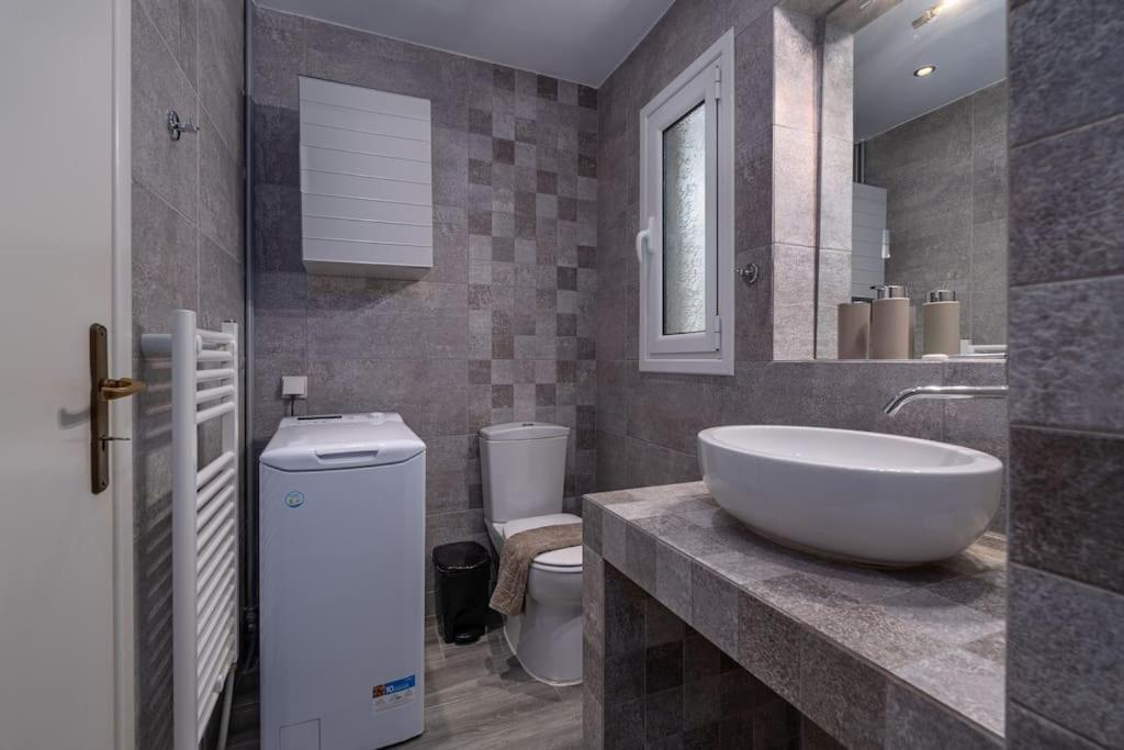 Peaceful 2 Bedroom In Glyfada Center Athen Eksteriør billede