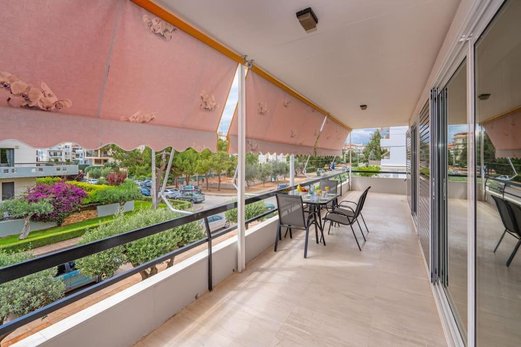 Peaceful 2 Bedroom In Glyfada Center Athen Eksteriør billede